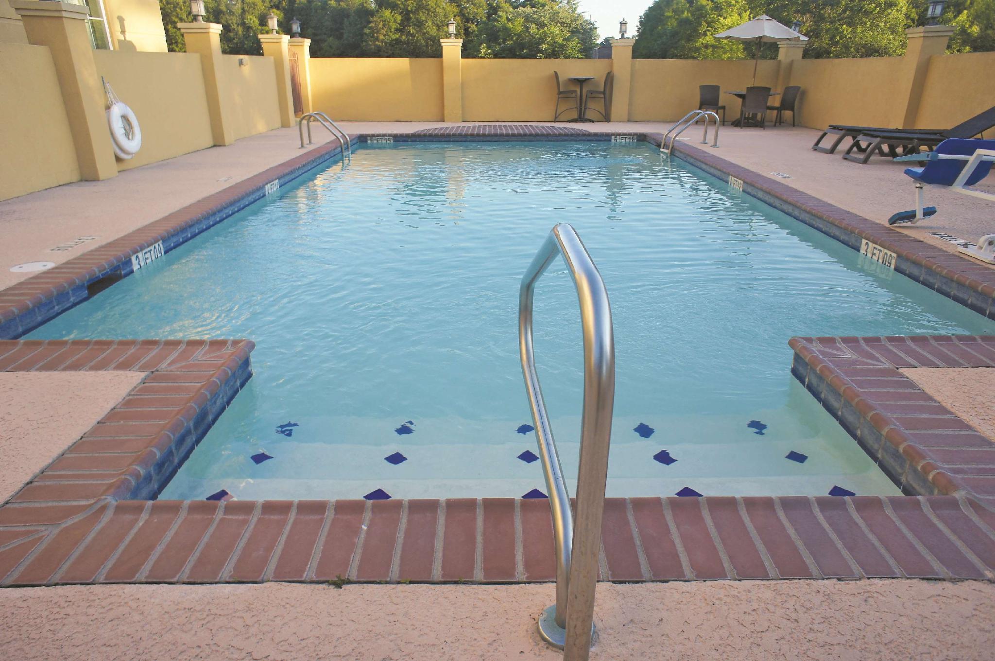 La Quinta Inn & Suites By Wyndham Broussard - Lafayette Area Exteriér fotografie
